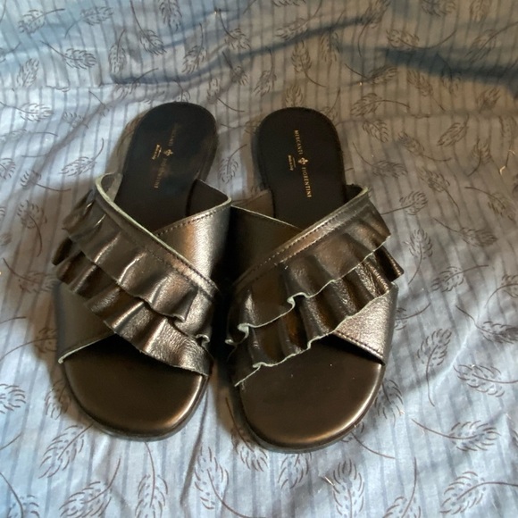 Mercanti Fiorentini leather ruffle sandal in black size 8 - Picture 1 of 4